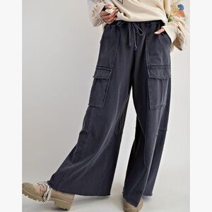 Easel Ash Black Wide-Leg Cargo Pants size small